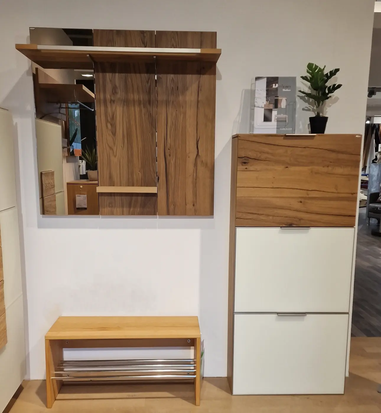 Garderobe V-Alpin Dielen Eiche und Weiss von Voglauer Eiche