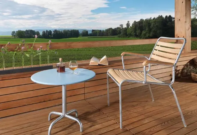 Holzlattenlounger Rigi von Schaffner Eschenholz geölt ca. 67x83x65cm