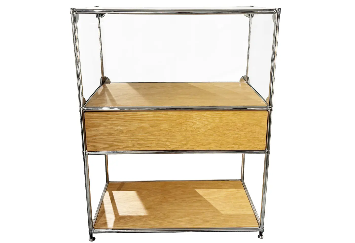 Möbel 8501.3 Wildeiche Furnier Natur lackiert / Klarglas