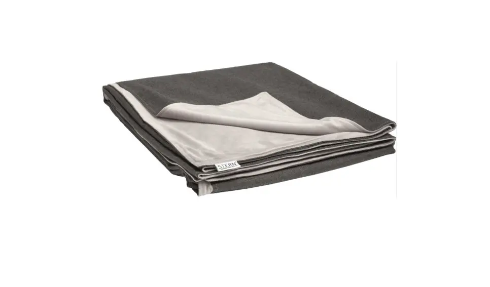 Decke 17115.2 Schiefergrau, Rückseite hellgrau 100% Polyacryl, Rückseite 100% Polyester ca. 200x156cm