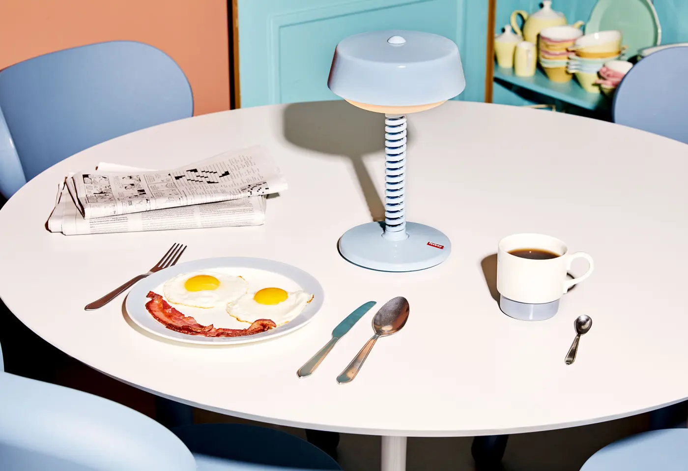 LED-Tischleuchte Bellboy Jet Blue von Fatboy Stahl, Polypropylene ca. 18x30cm