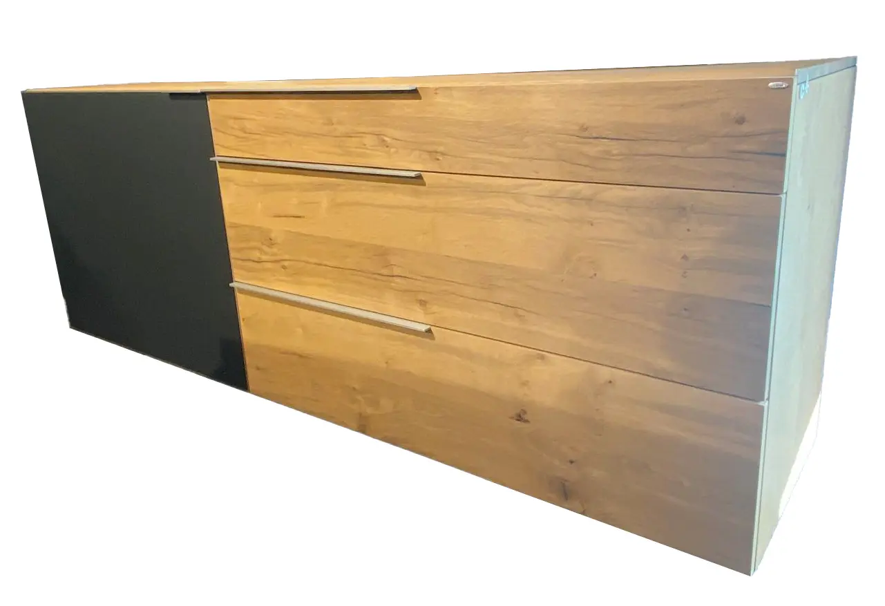 Sideboard V-Alpin von Voglauer Korpus / Schiebetür: Eiche Altholz / Colorglas "anthrazit" ca. 224x82x52cm