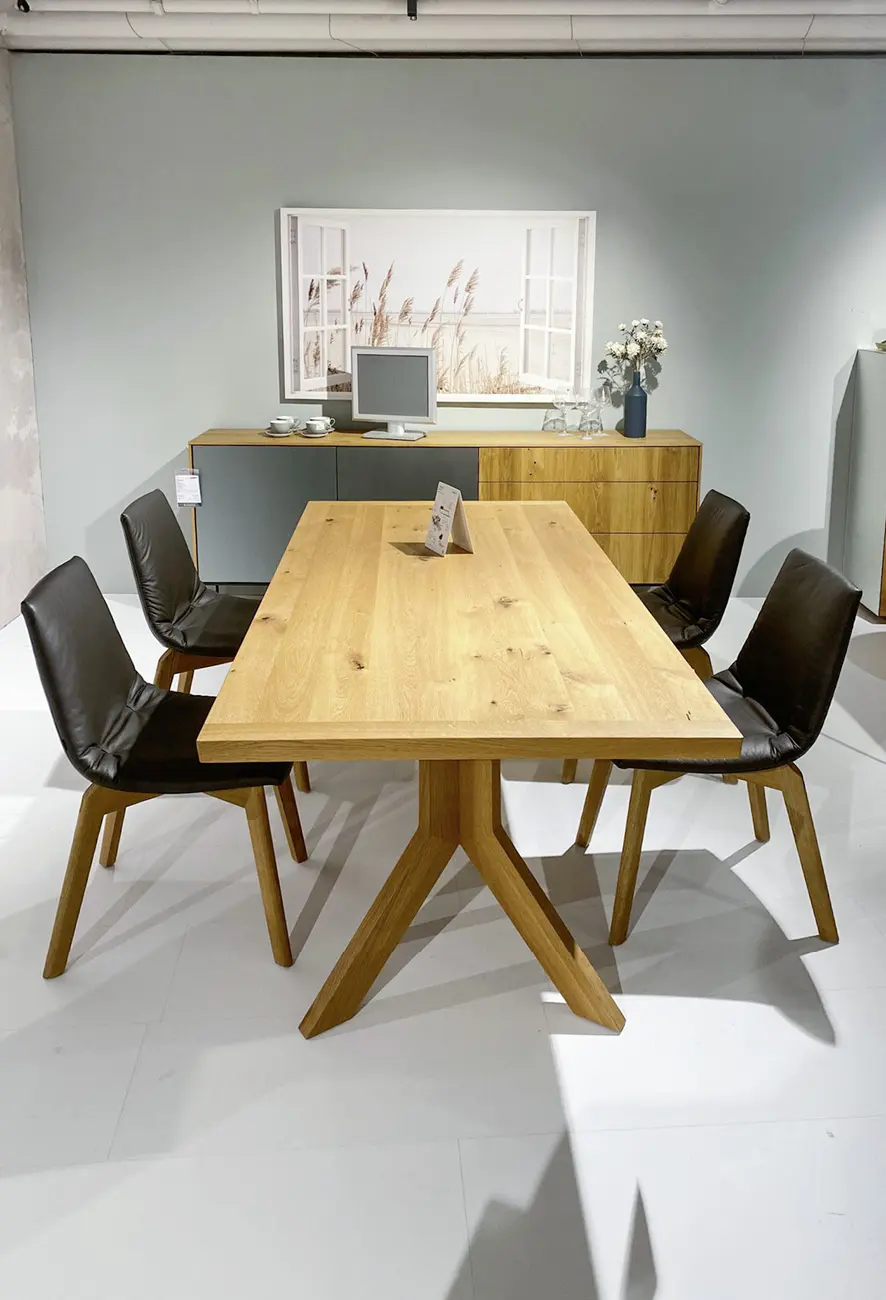 Tischgarnitur: Tisch Yps und Stühle Lui von Team 7 Leder Holz Eiche ca. 200x100x75cm