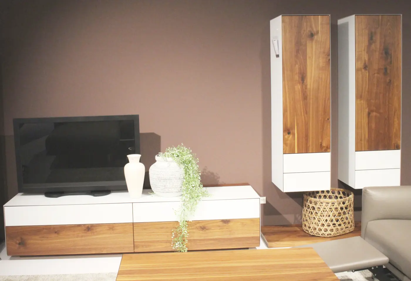 Wohnwand Cubus Pure von Team 7 Nussbaum Wildsortierung Naturöl ca. 321x174x57cm