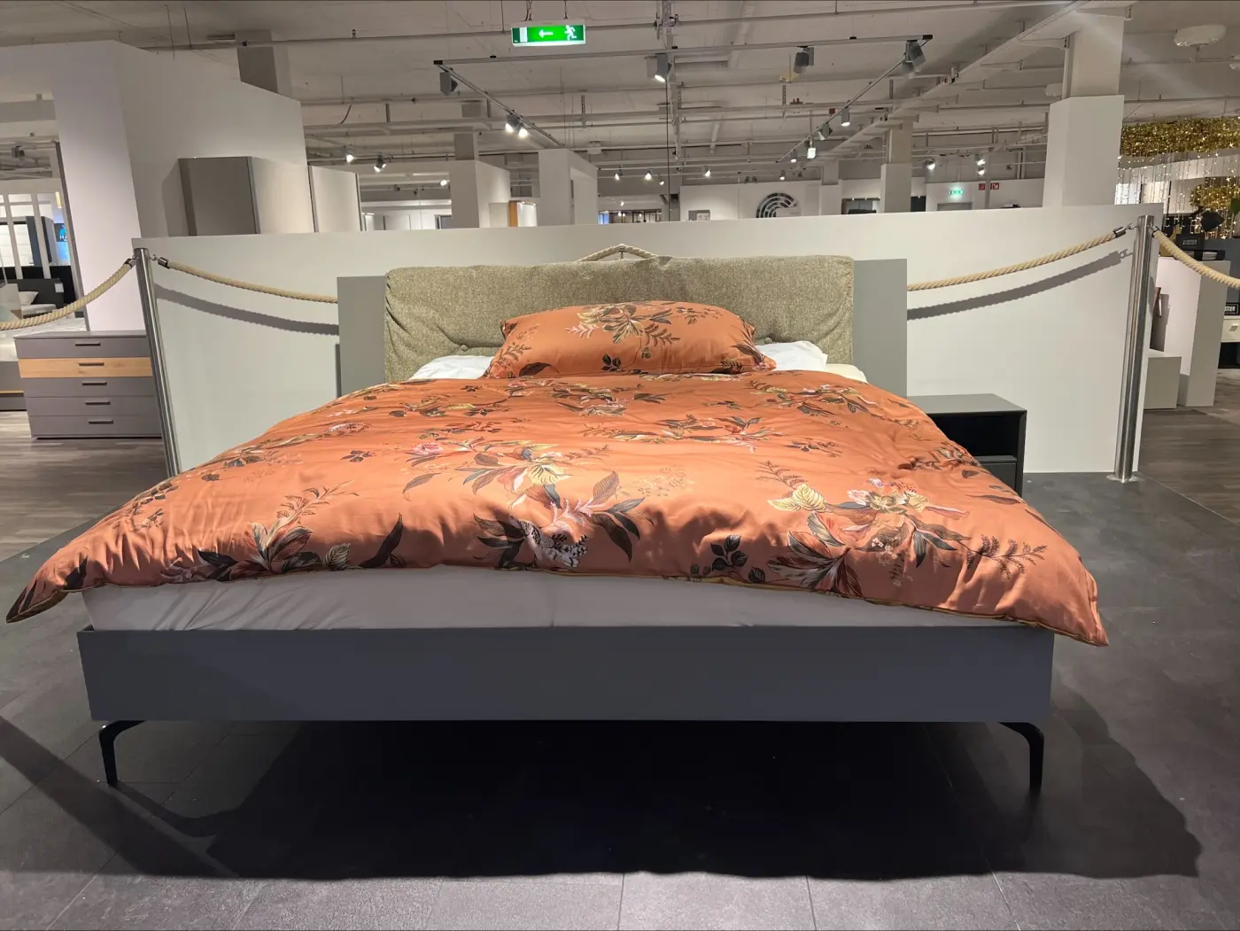 Bett Bett von Kettnaker Lack Vulkangrau matt ca. 180x200cm