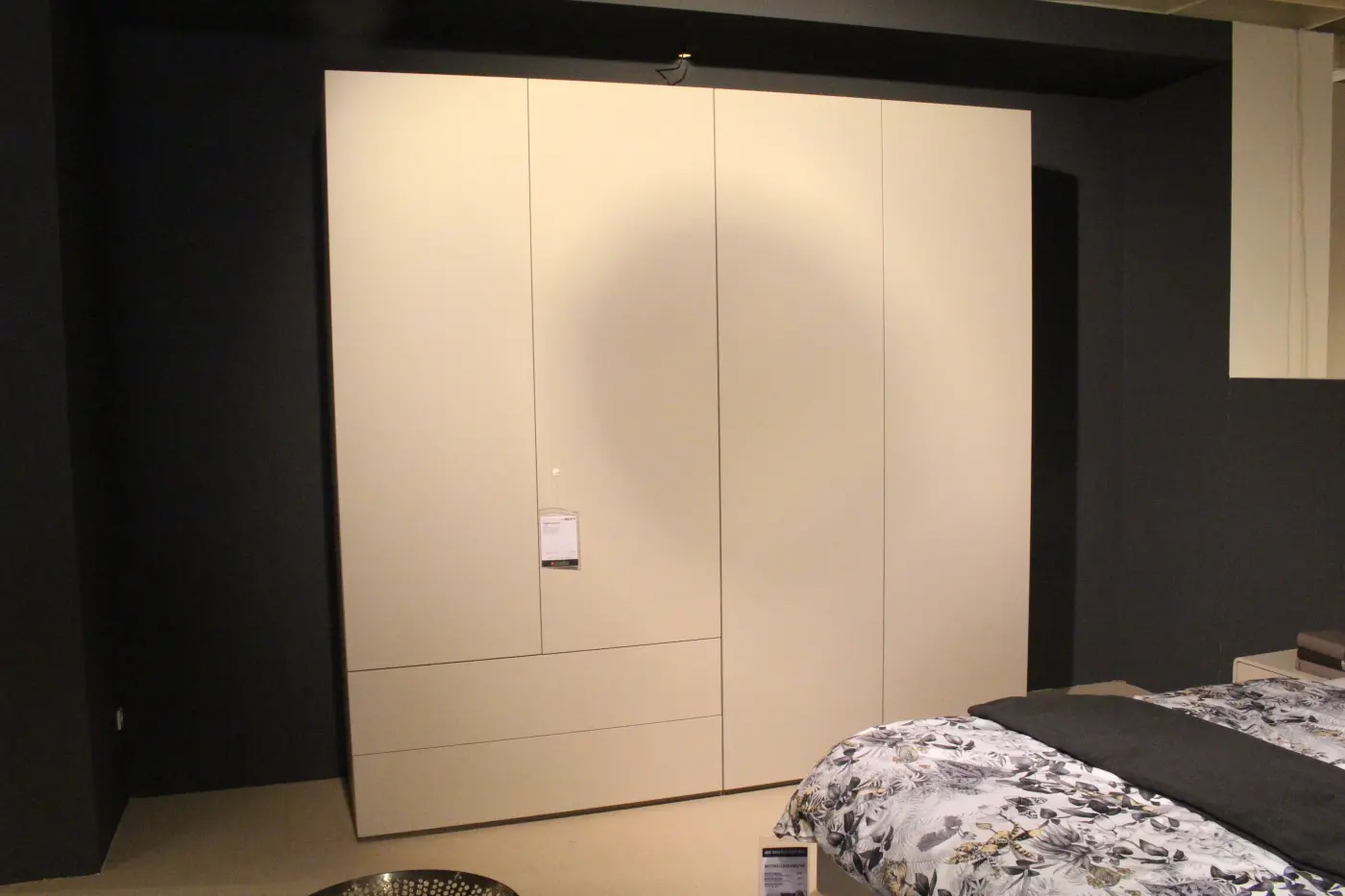 Flügeltürschrank Omaro von Vifian ca. 220x220x60cm