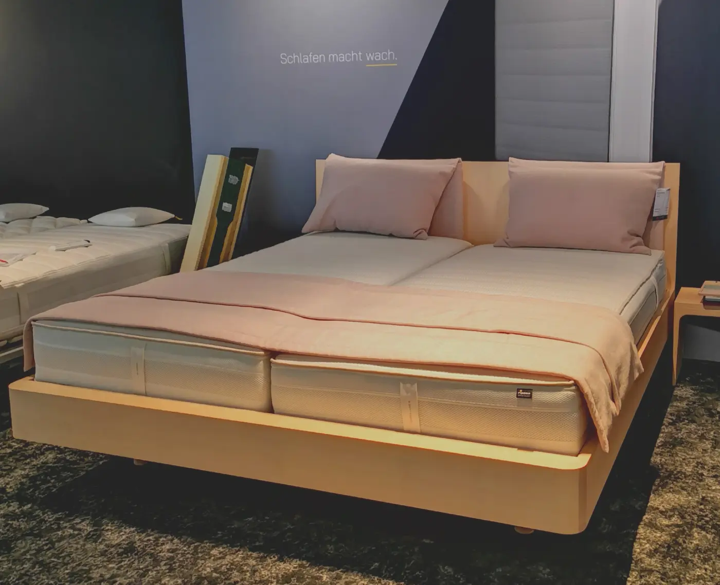 Bett Ais von Riposa Esche massiv ca. 180x200cm