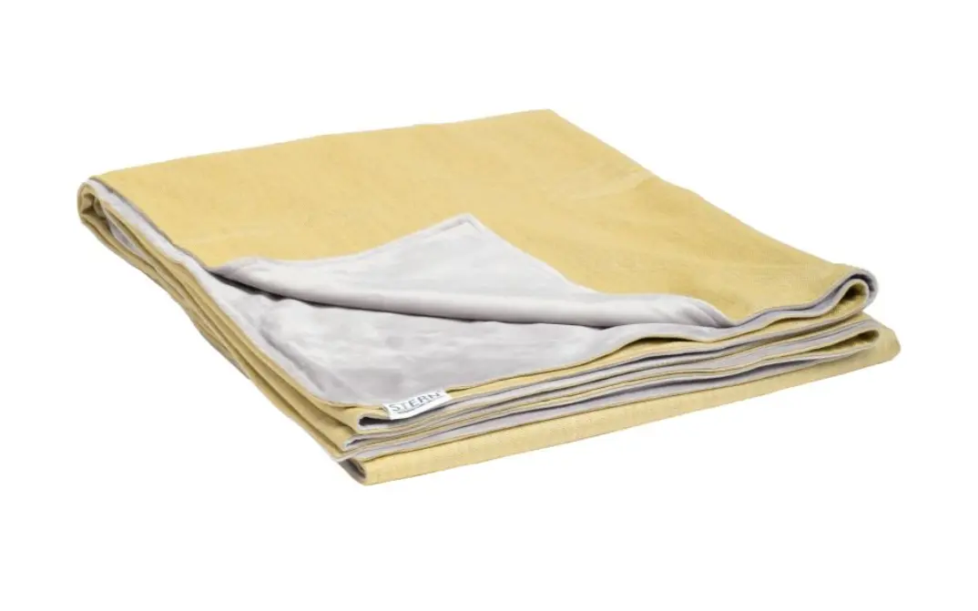 Decke 17115.5 Gelb, Rückseite hellgrau 100% Polyacryl, Rückseite 100% Polyester ca. 200x156cm