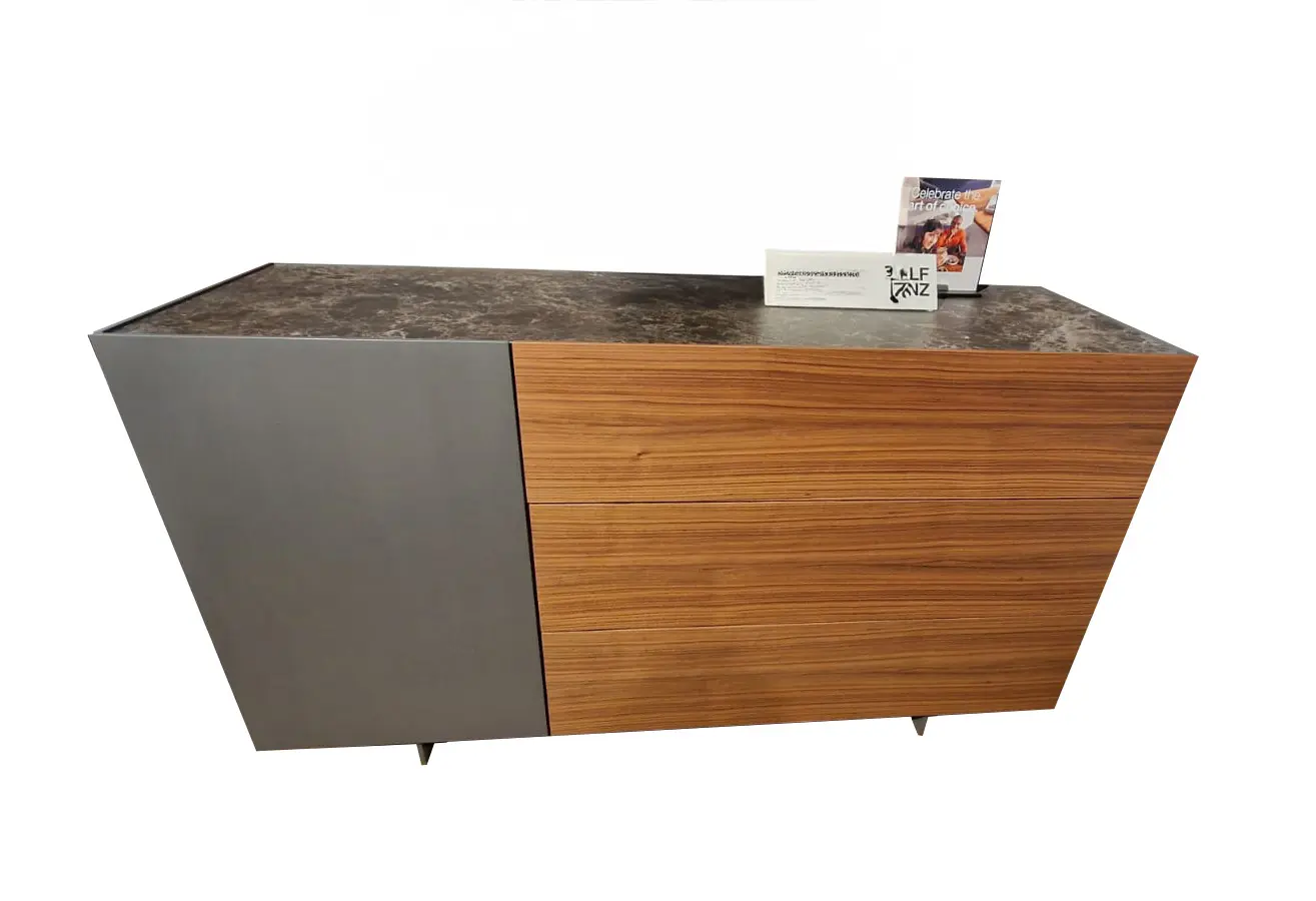 Sideboard 9200 Stretto von Rolf Benz Abdeckplatte/Schubladen/Tür: Keramik "Emperador extra" / Nussbaum furniert / Lack matt "graphit" ca. 150x75cm