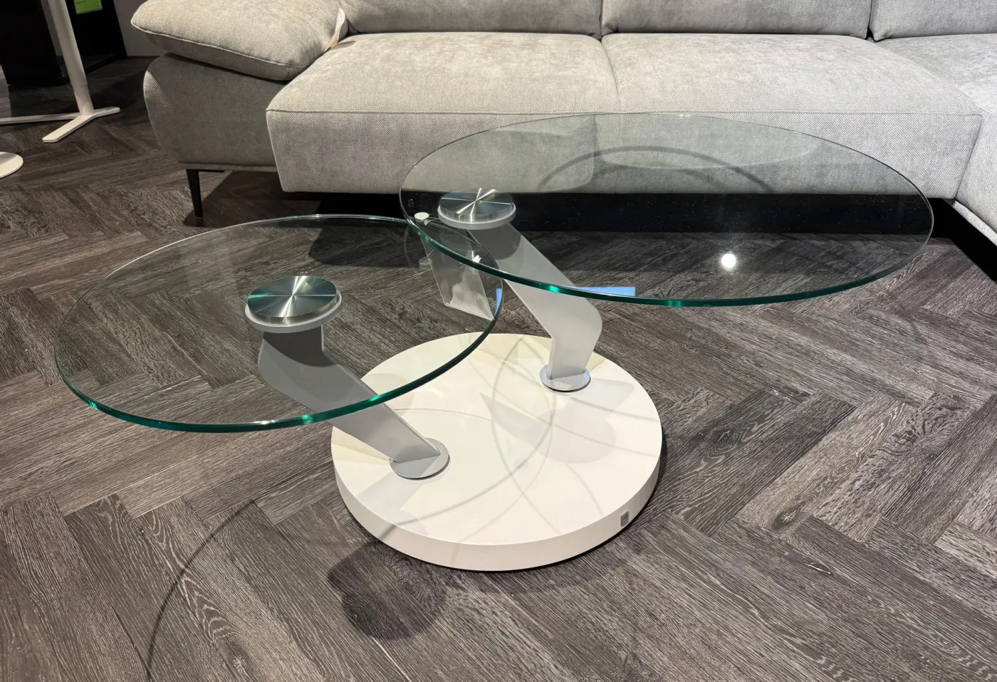 Couchtisch 16805 Lack weiss, Gestell aluminiumfarbig Glas ca. 135x43x80cm