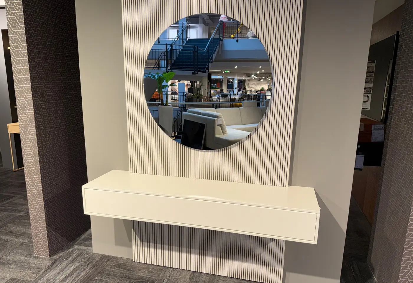 Paneel mit Hängeelement Valendas Lackwollweiss / Paneel in Lack seidengrau ca. 153,2x234,9x39,6cm