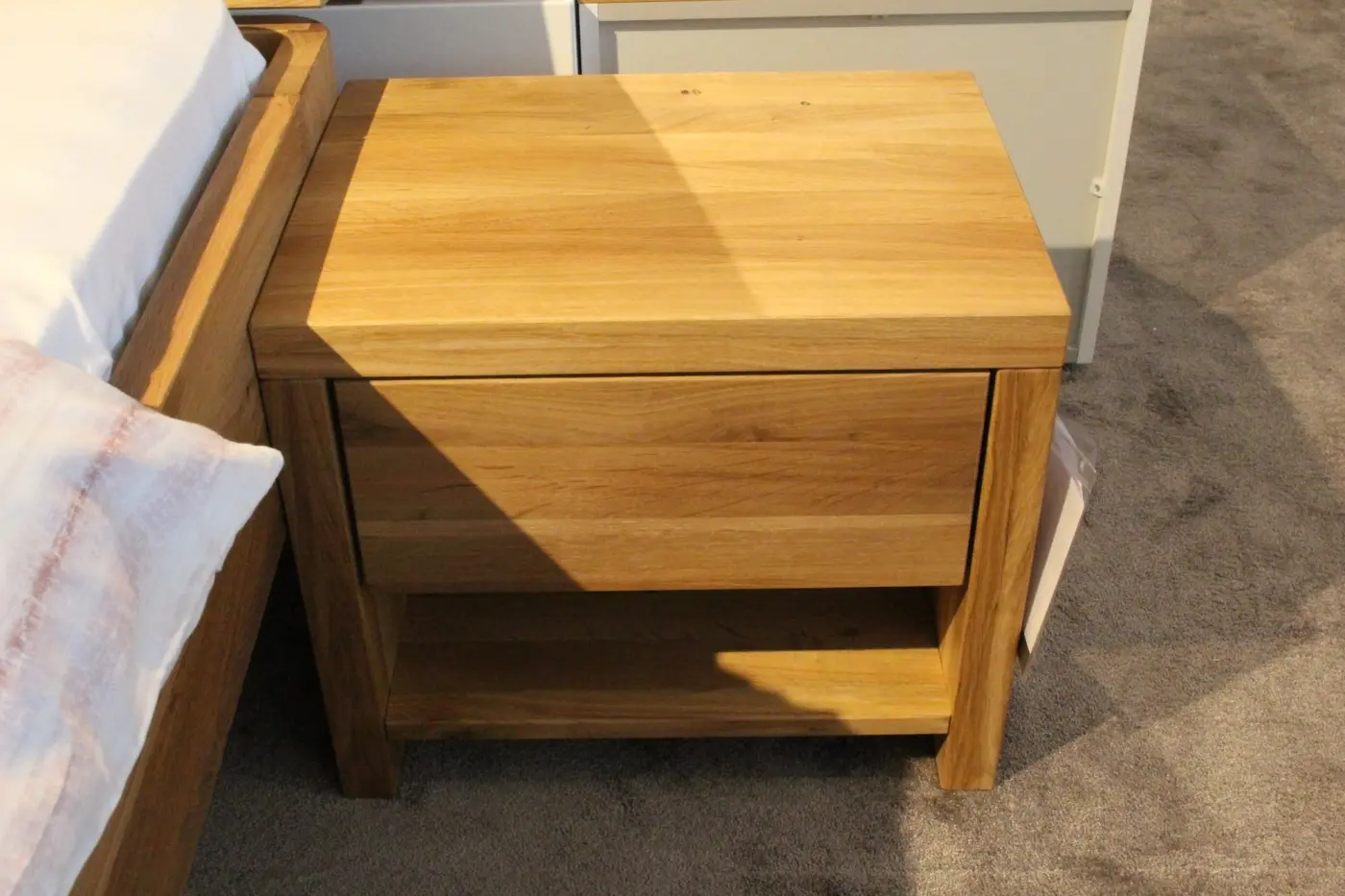 Nachttisch 12844 Wildeiche massiv natur geölt ca. 48x41x36cm