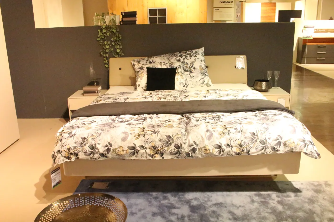 Bett mit Nachttische Vifian