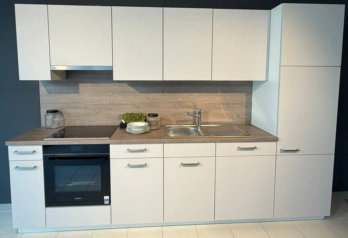 Einbauküche 23432..Seidengrau, Eiche Bergamo Nachbildung