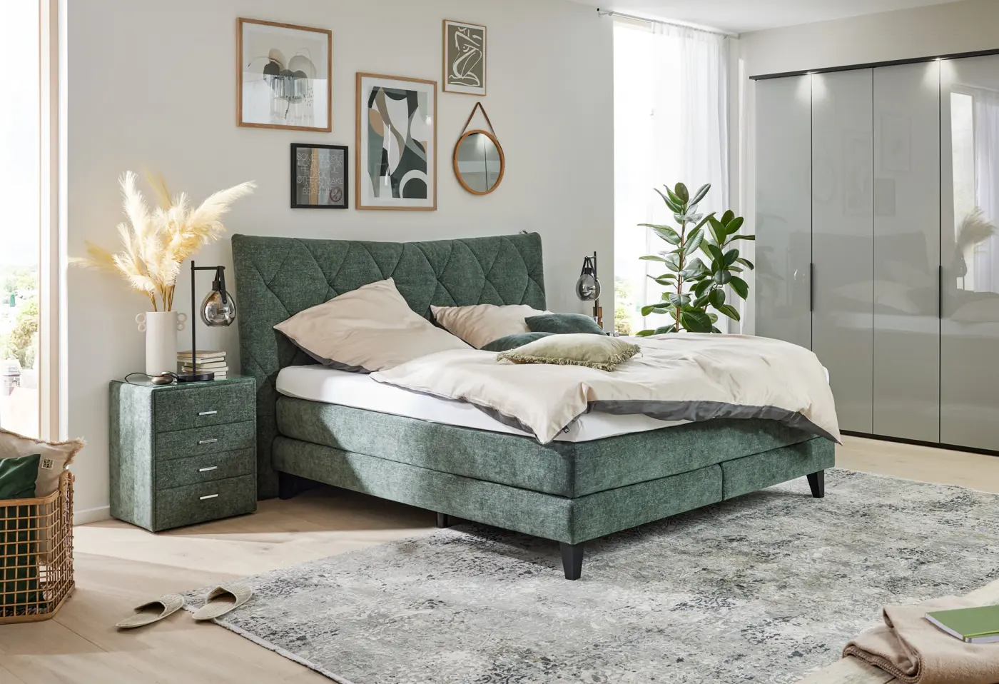 Boxspringbett 1420 von Interliving Stoff Toni moss ca. 180x200cm