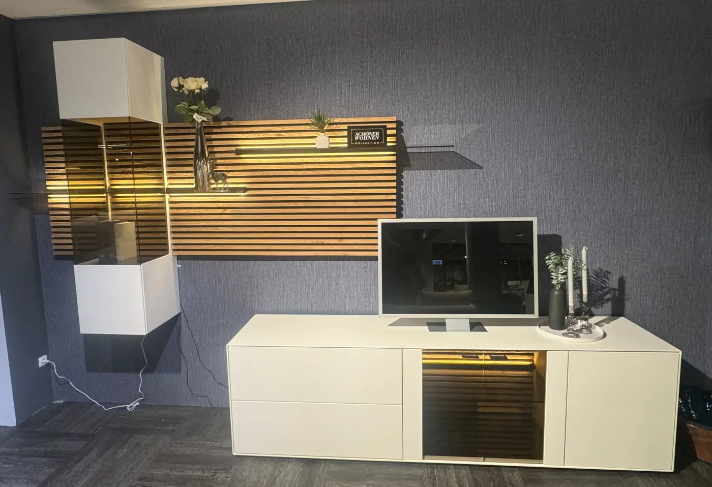 Wohnwand 19327 Kerneiche Natur gebürstet, ca. 334x215x49cm