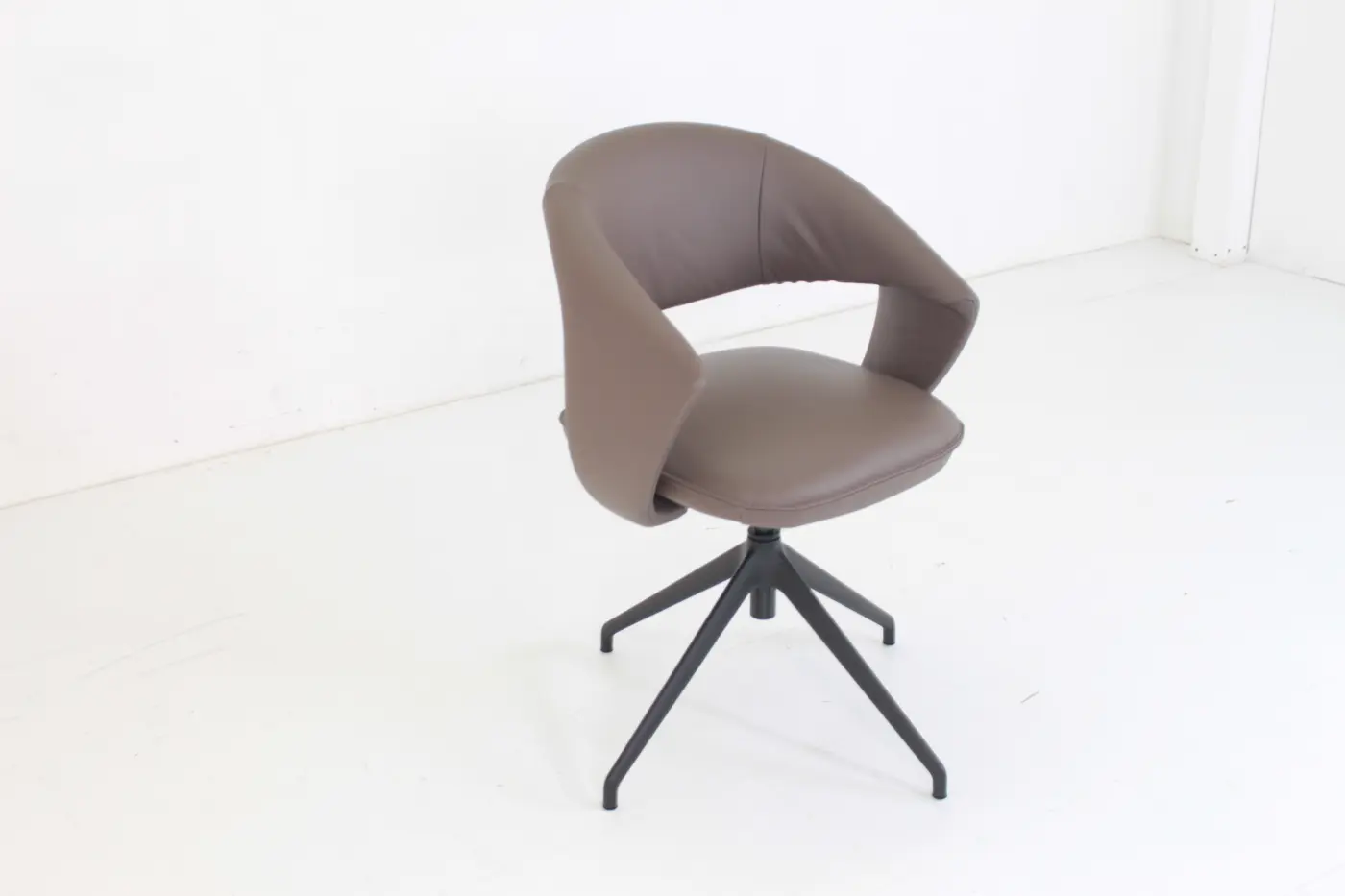 Armlehnstuhl 1285 Oak von Koinor Leder ca. 61x83x60cm