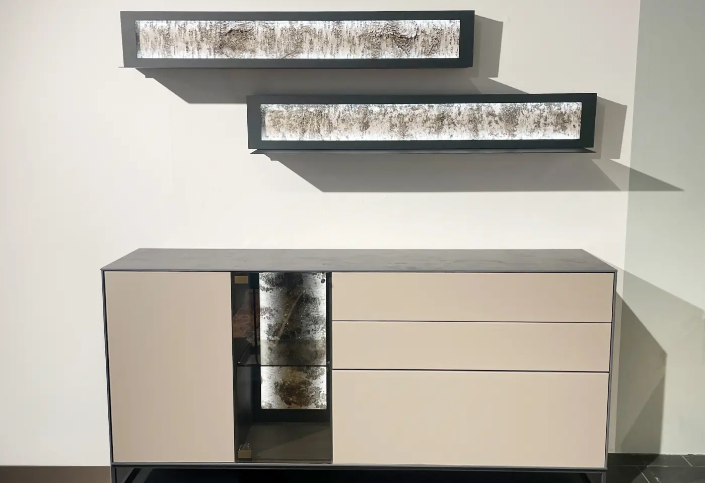 Sideboard inkl. Wandregale Altwis Mattglas fango Kernbirke Harmaa massiv ca. 194x81x44cm