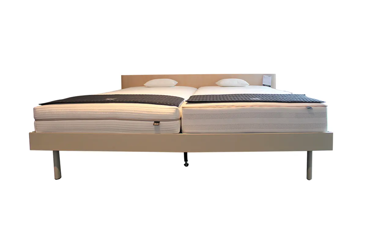 Bett Aluma von Riposa Header Squarewood (Esche furniert), Sand ca. 180x200cm